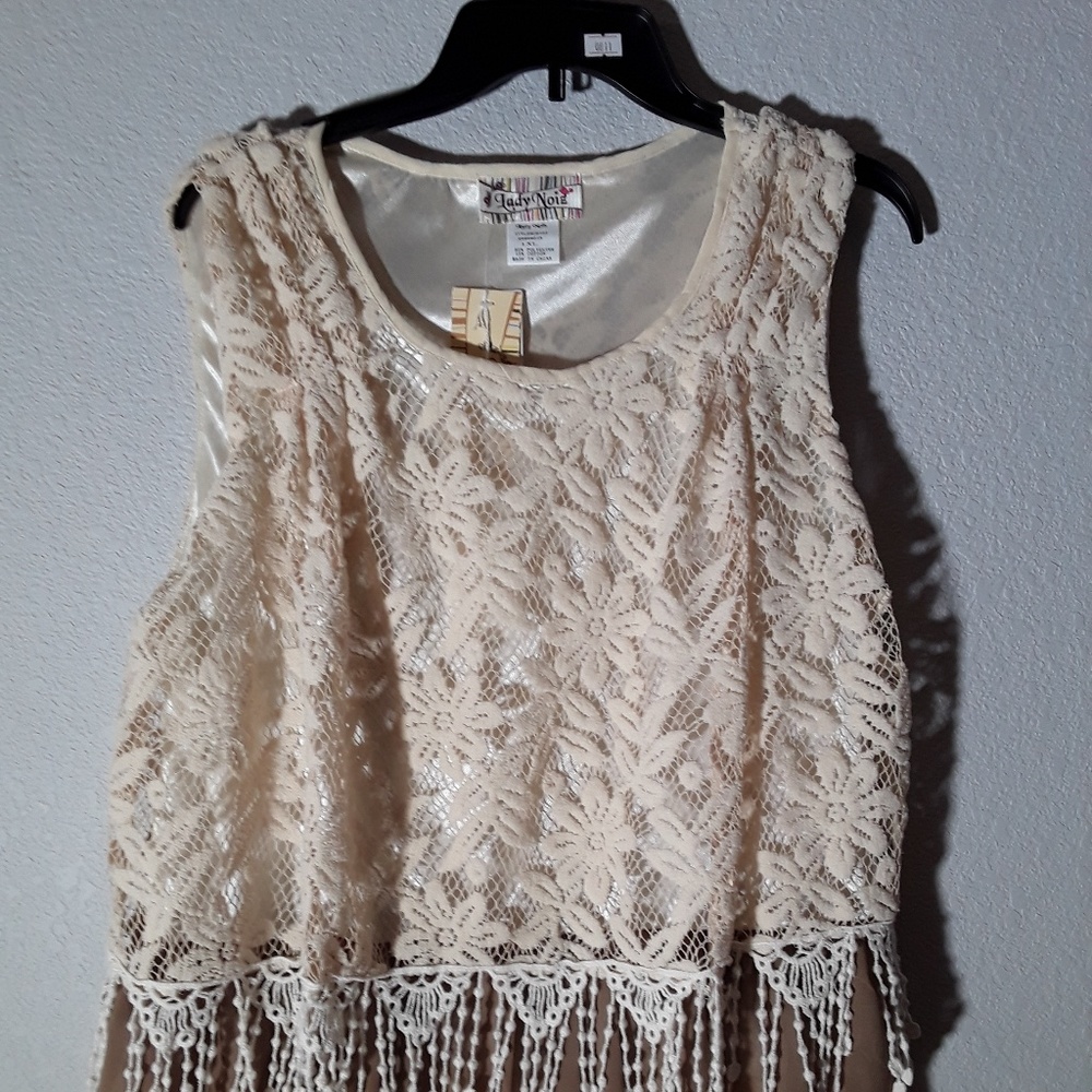 Short sleeve layer of lace and bling with ruffles